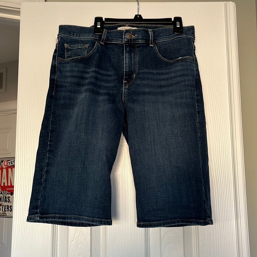 EUC Levi Bermuda Shorts